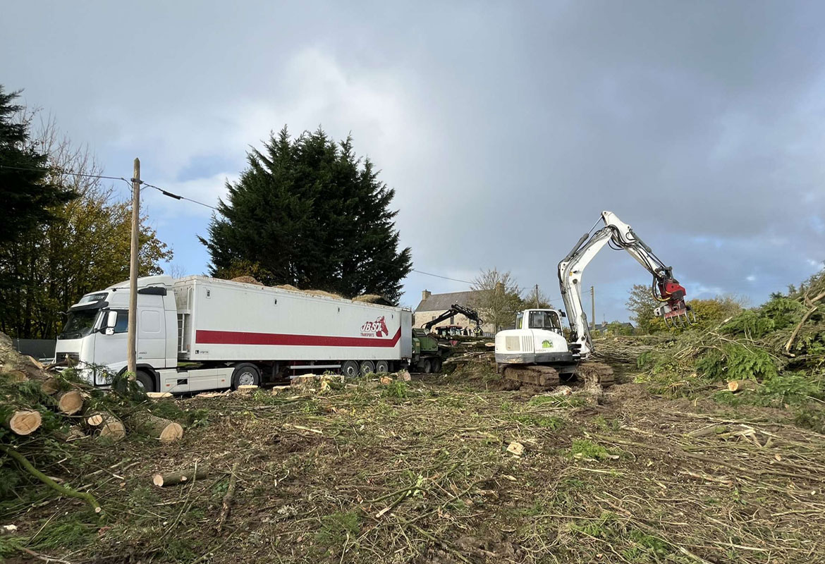 Broyeur arbre bois camion savean Broyeur arbre bois camion savean